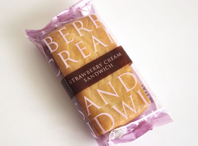 Strawberry Cream Sandwich : TULLY'S COFFEE